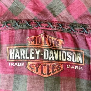 Genuine H-D women’s buttons down shirt